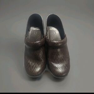 Dansko Professional Brown Woven Leather Clogs Sz 37 Nurse Care Giver  Nursing